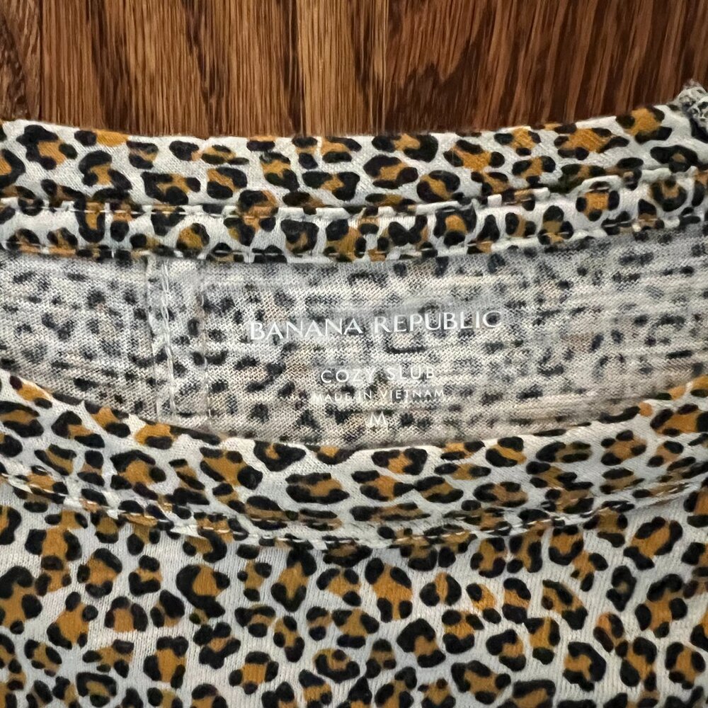 Banana Republic Animal Print shirt, Medium - Picture 2 of 2